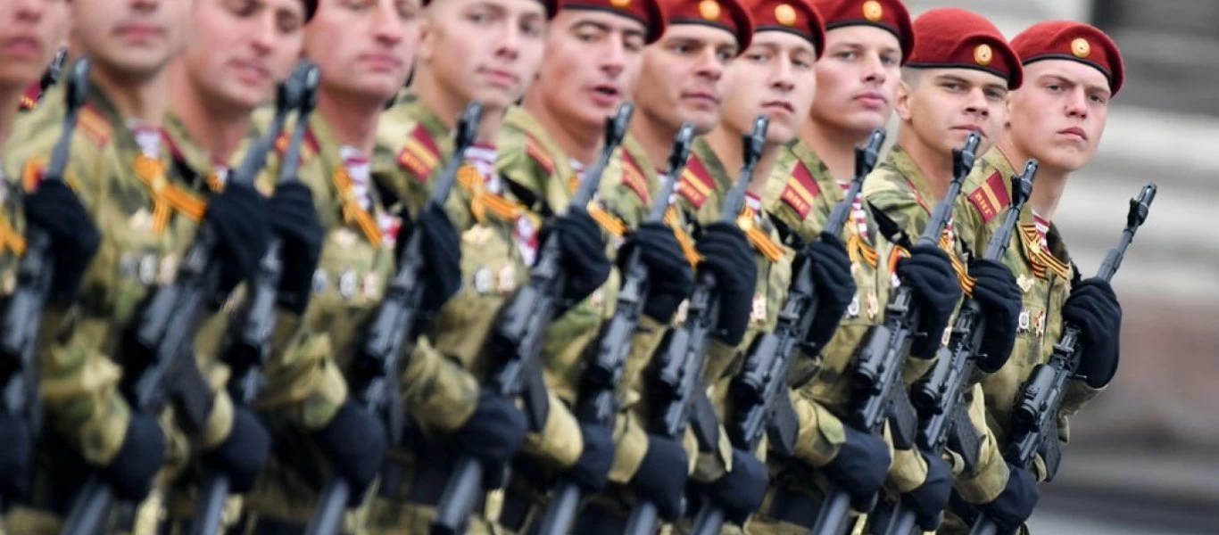 Υπουργείο Άμυνας Ρωσίας: «Μόνο 870 μέλη των Ένοπλων Δυνάμεων θετικά στον κορωνοϊό»